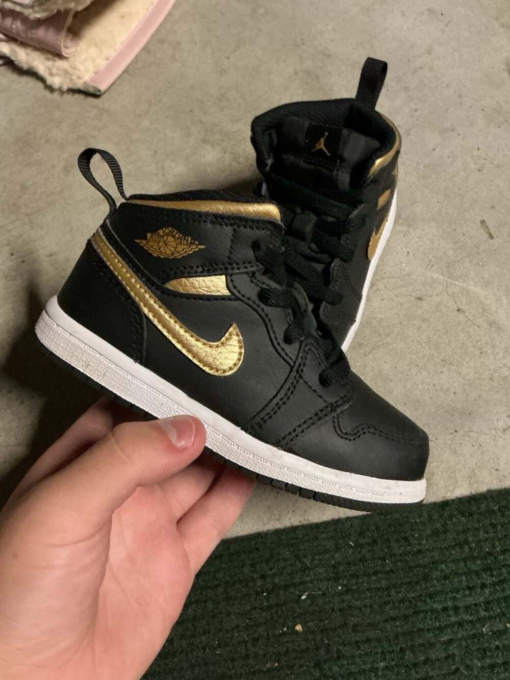 Air Jordan 1 Mid TD Black Metallic Gold Toddler Sneakers Size 8C